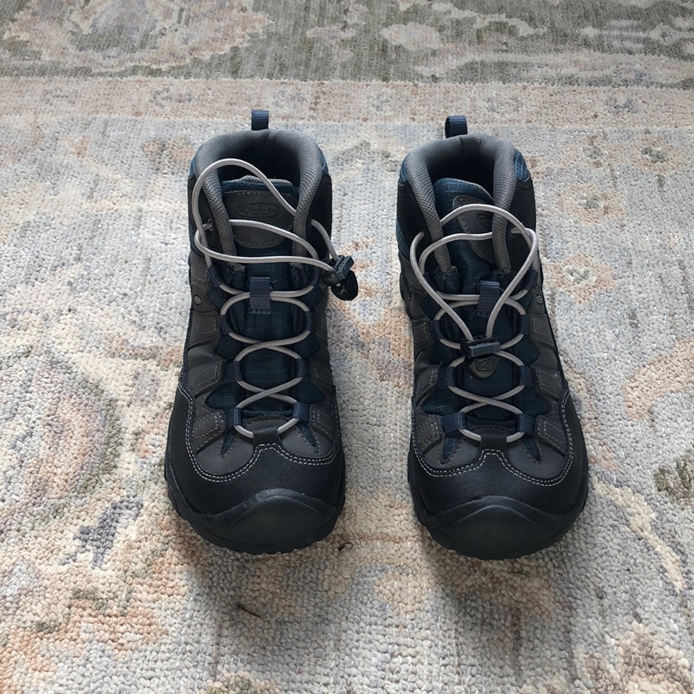 Keen waterproof boys hiking boots
